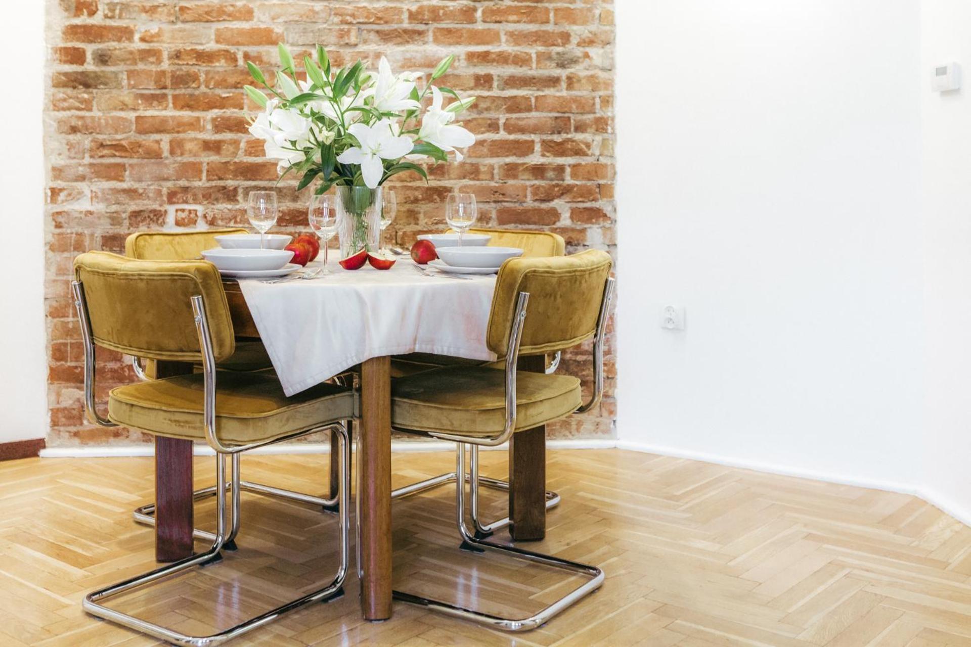 Oomph Vintage 2br Gem Steps From Politechnika Warszawa