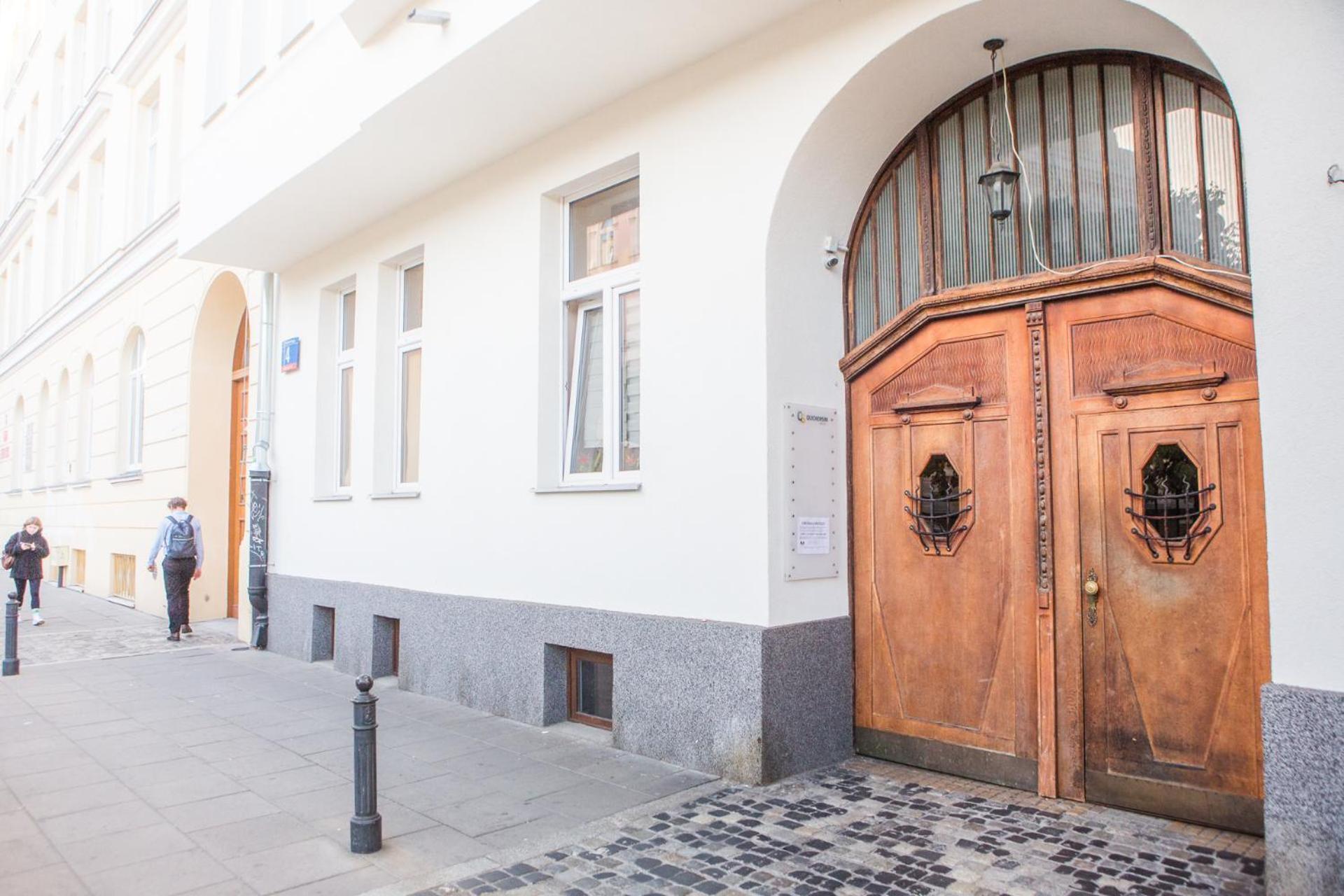 Apartment Oomph Vintage 2br Gem Steps From Politechnika Warschau