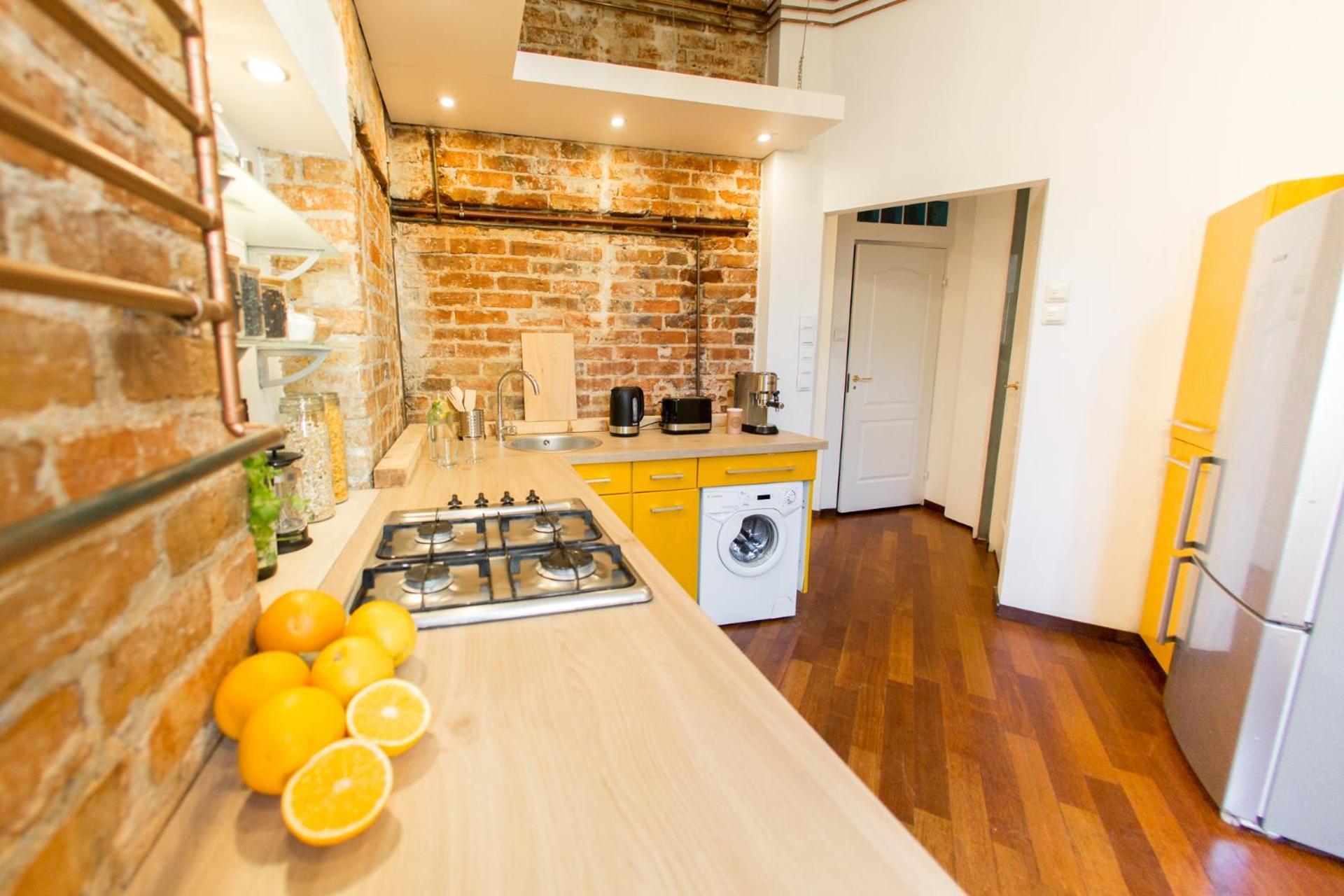 Apartment Oomph Vintage 2br Gem Steps From Politechnika *